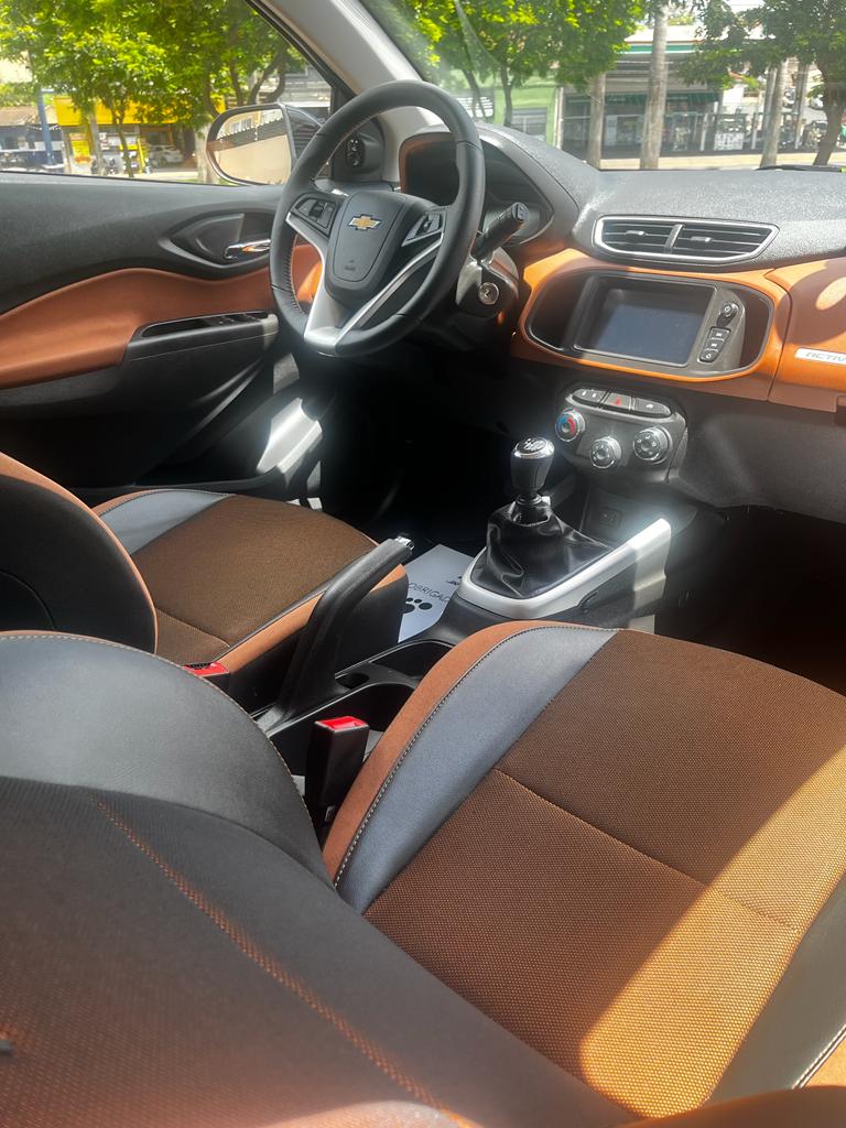 Chevrolet Onix 2018 — foto 9