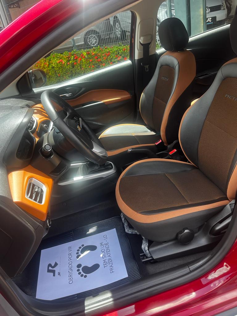 Chevrolet Onix 2018 — foto 11