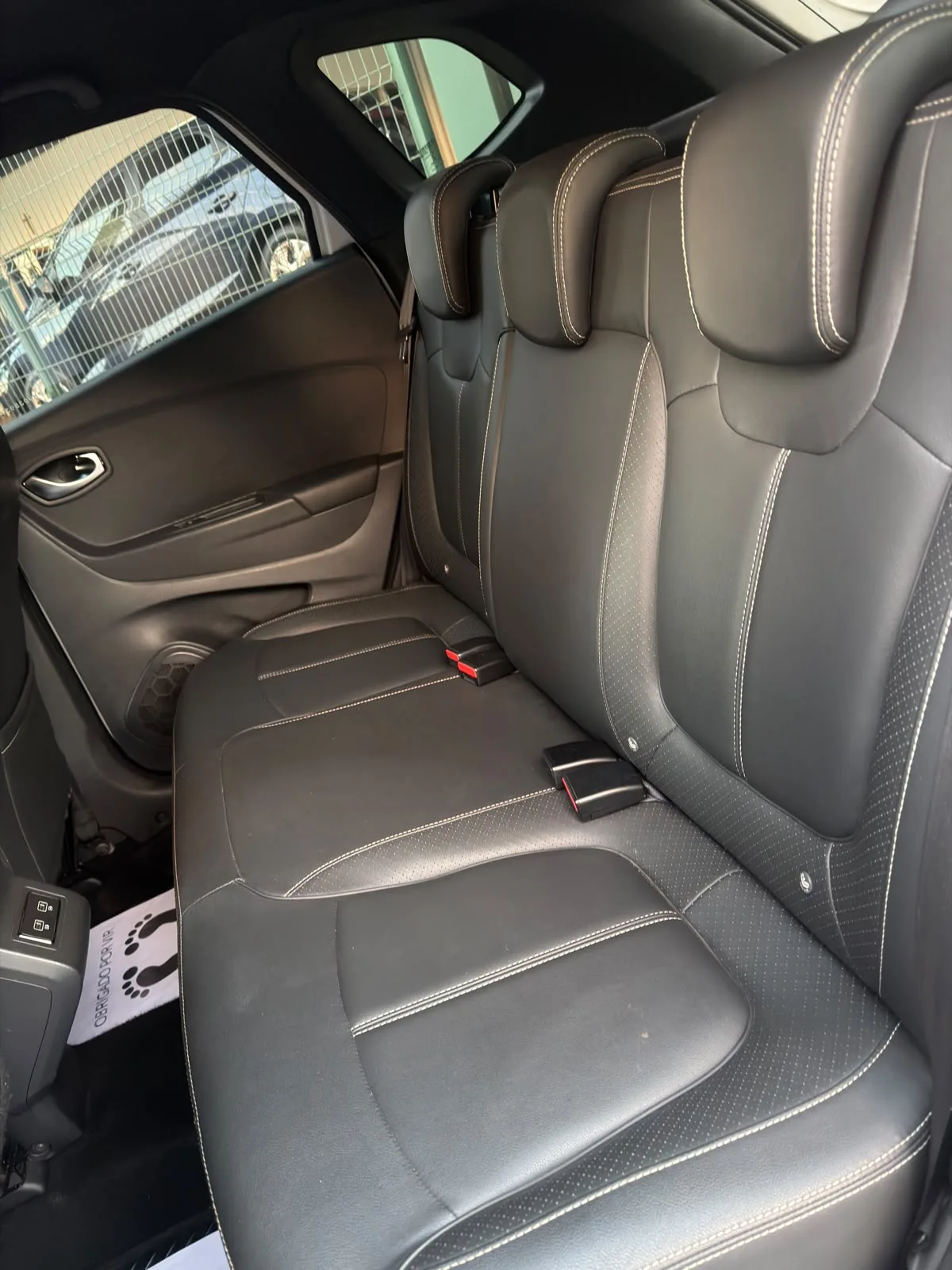 Renault Captur 2022 — foto 11