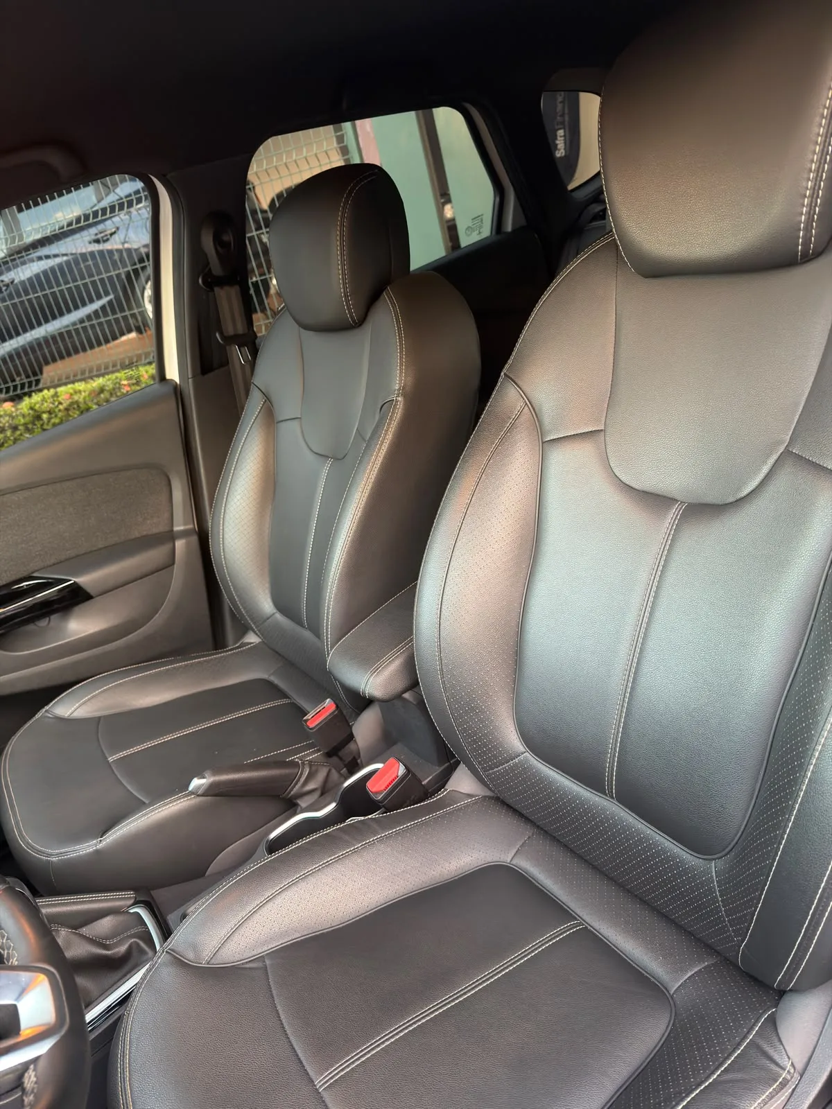 Renault Captur 2022 — foto 10