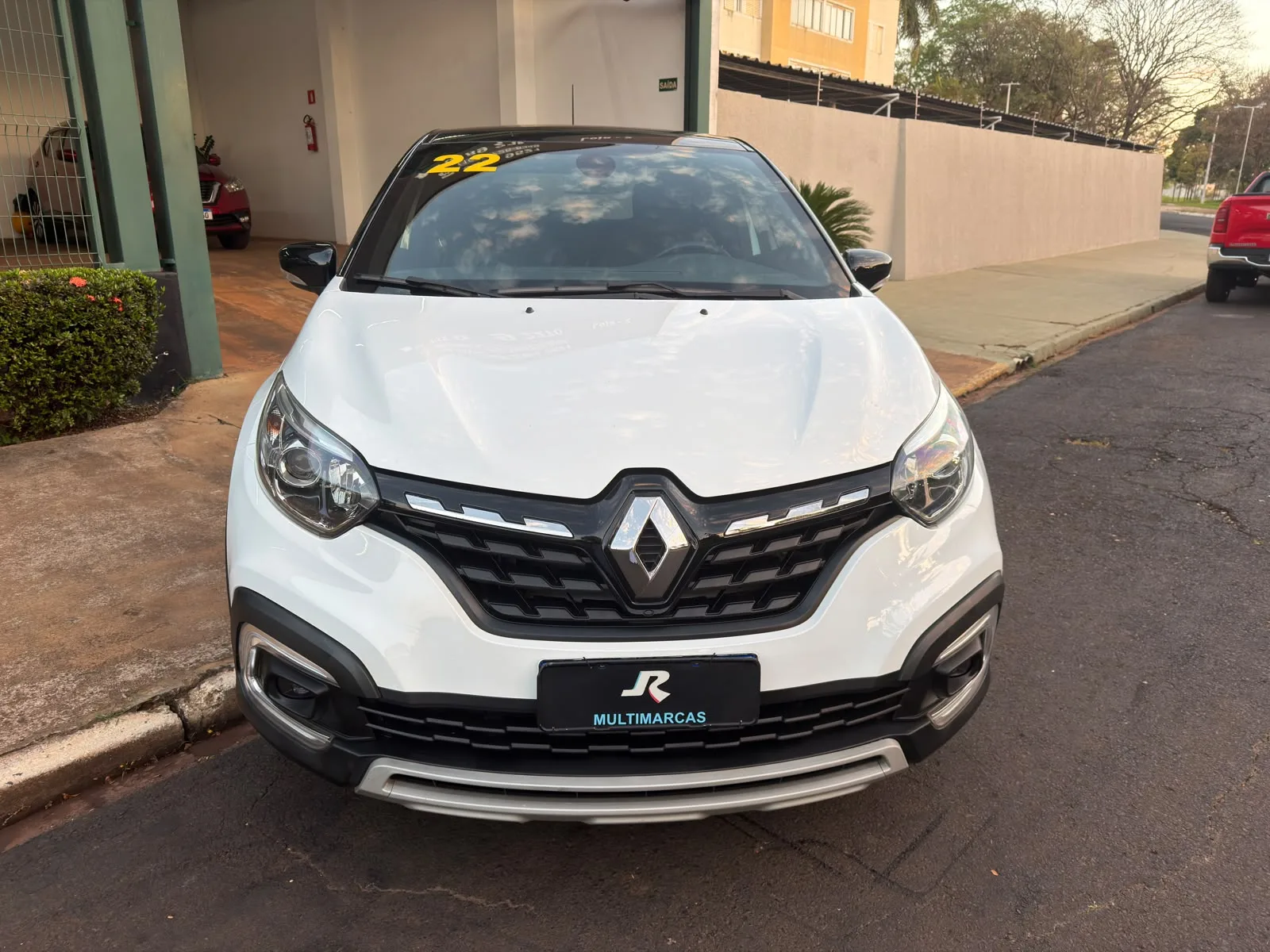 Renault Captur 2022 — foto 2
