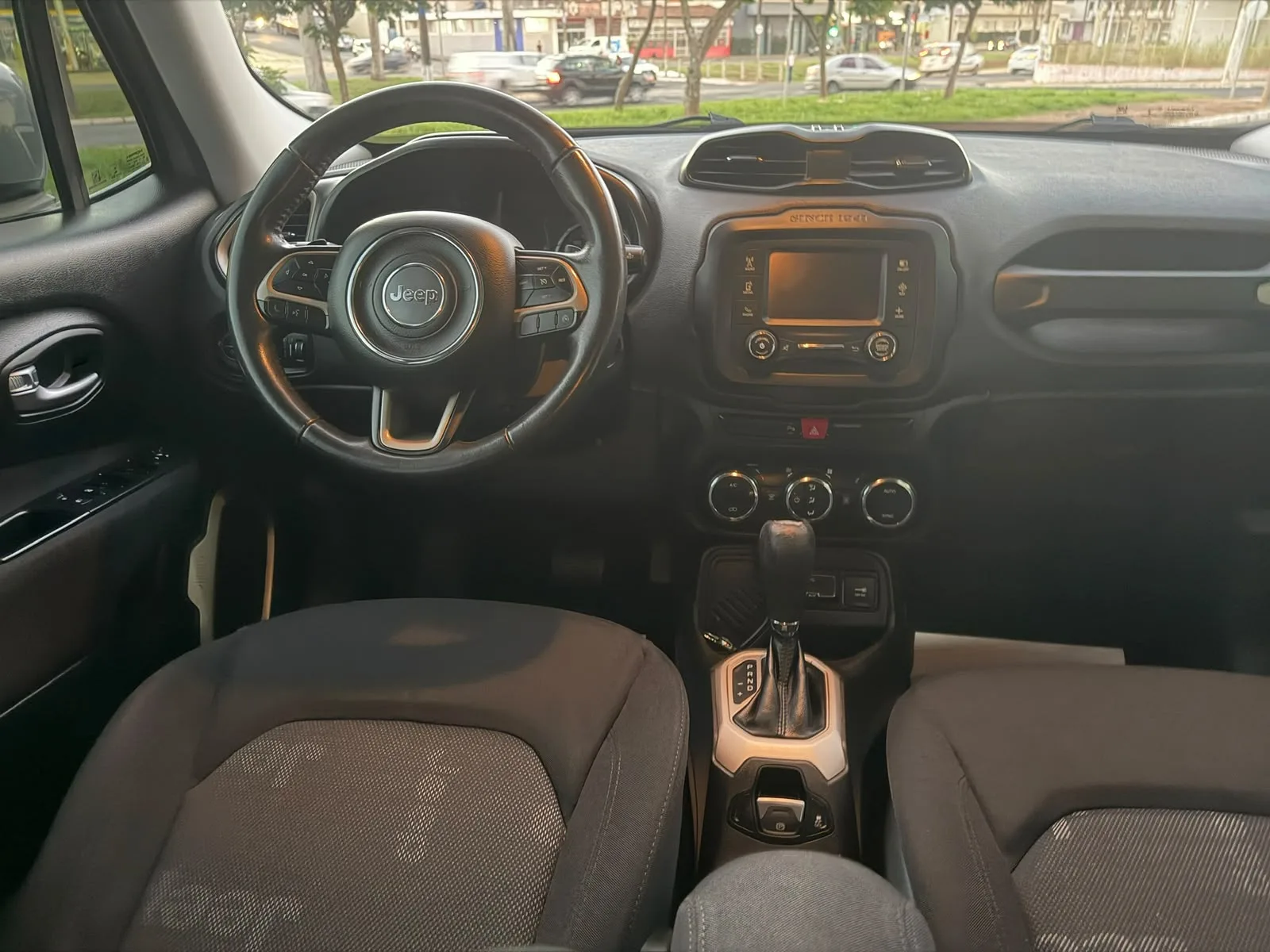 Jeep Renegade 2016 — foto 11