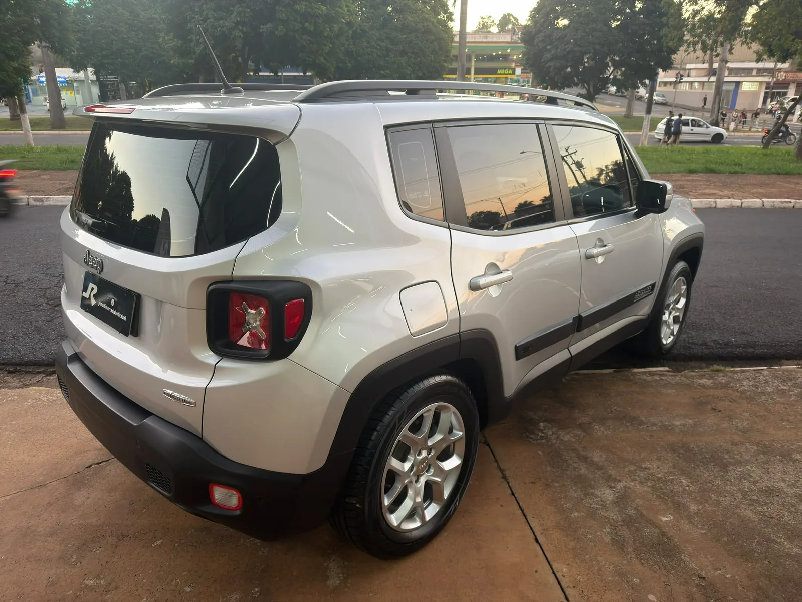 Jeep Renegade 2016 — foto 6
