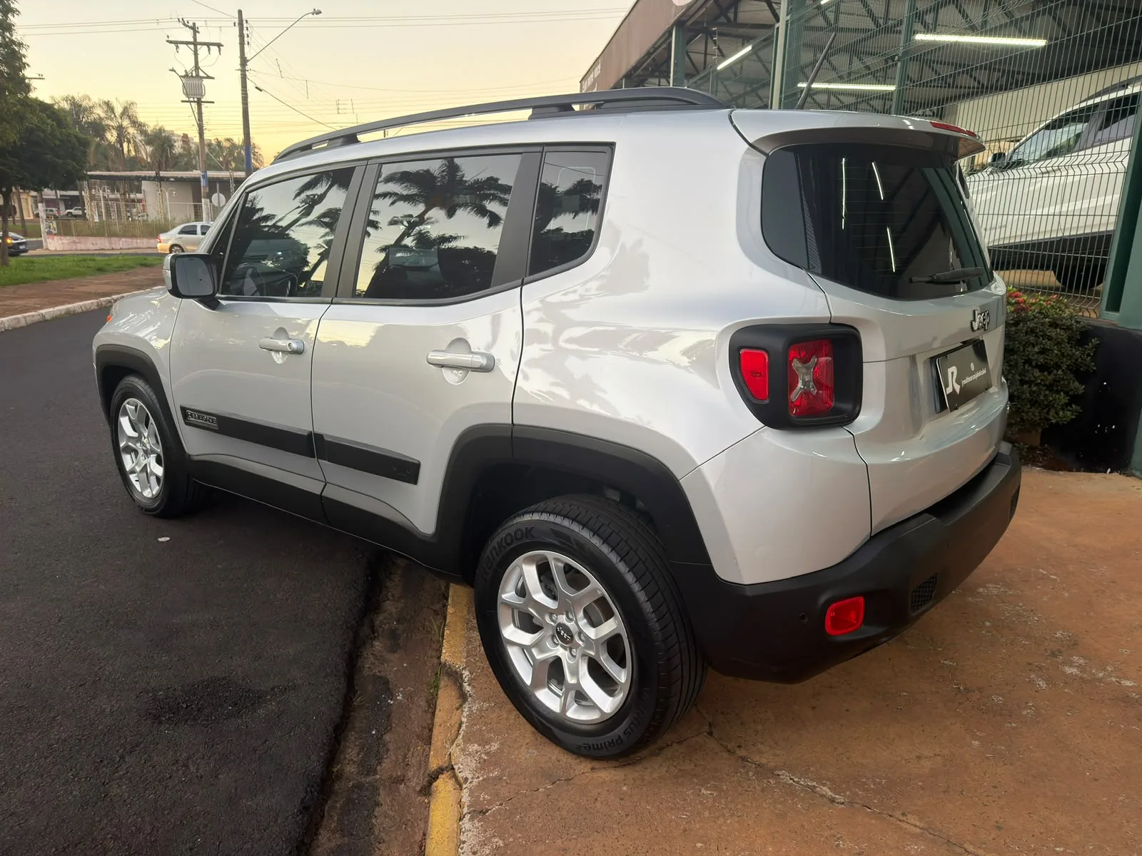 Jeep Renegade 2016 — foto 4